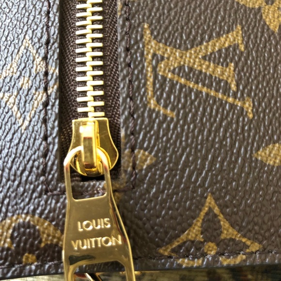 ***SOLD***Louis Vuitton Pochette Metis - Picture 5 of 8